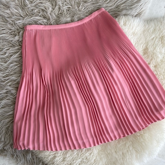 Beautiful and Never Worn Ann Taylor LOFT Skirt! - Picture 2 of 5